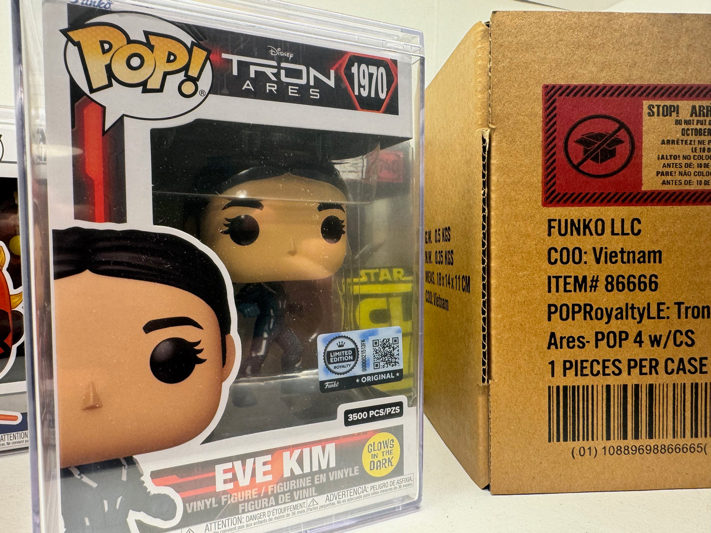 (FREE SHIPPING) Funko Pop! Eve Kim (Glow) โ Tron: Ares | Limited Edition 3500 pcs | UV Protector Included -IN HAND